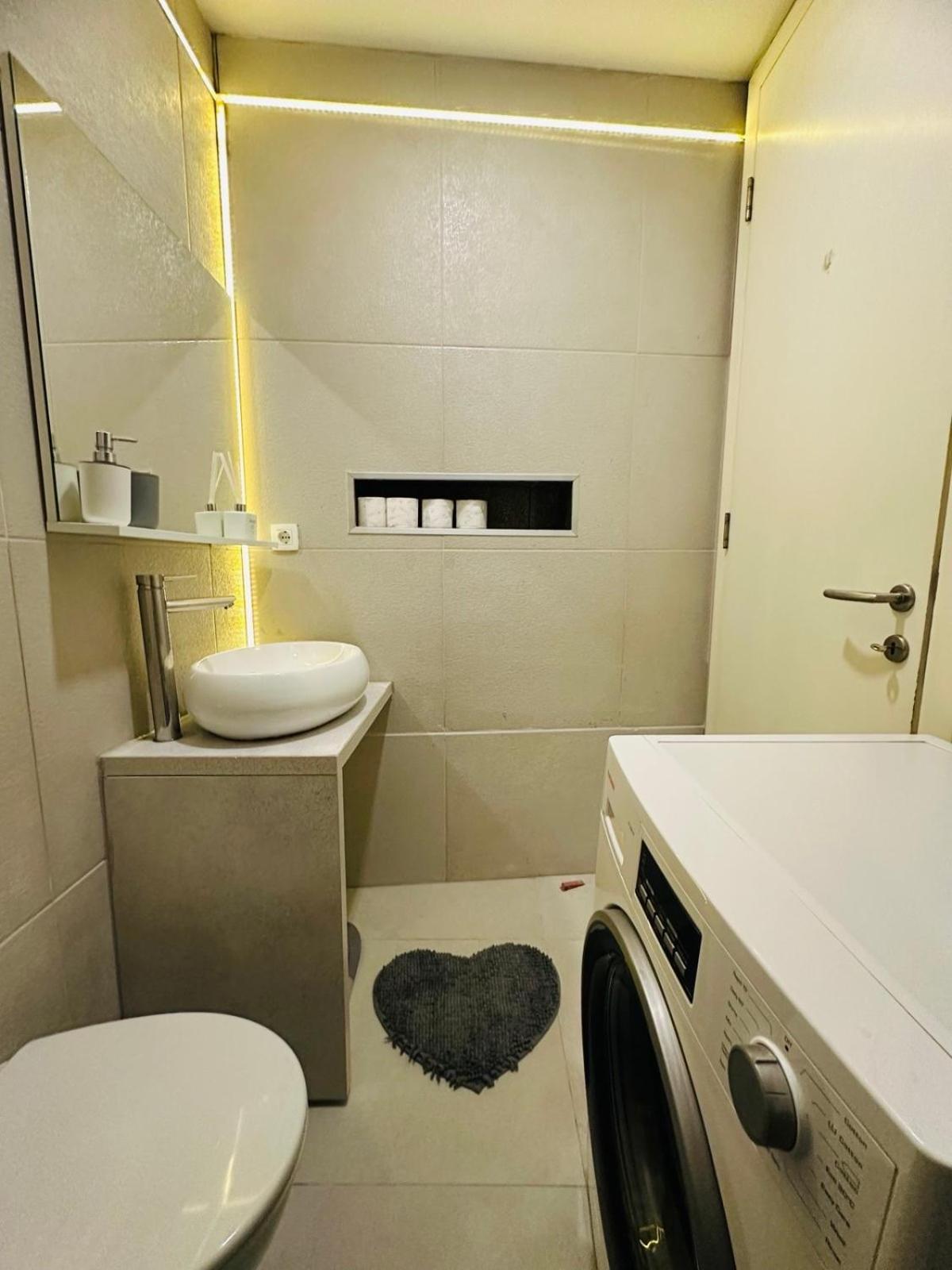 Relax Exclusive Apartment Free Public Parking Сараево Екстериор снимка